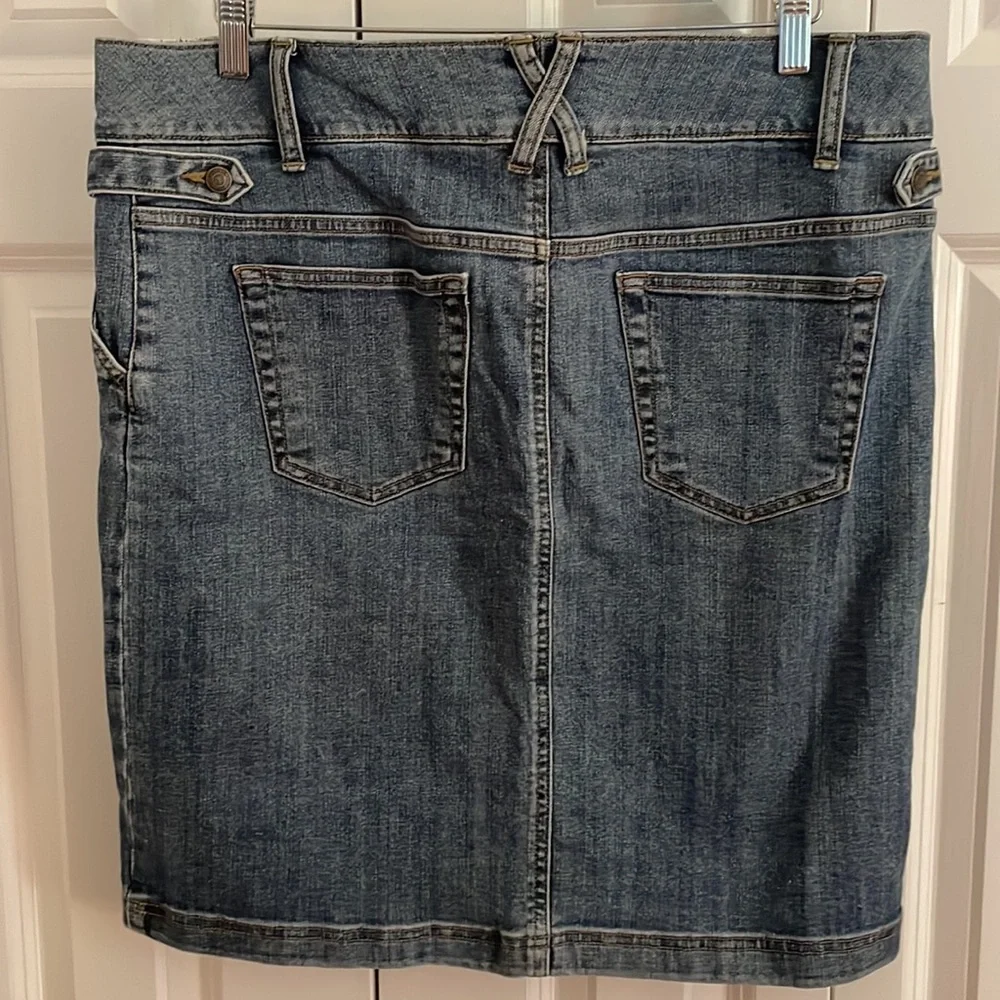 Vintage Lands’ End Size 14 Jean Skirt, 21.5 inch length, front and back pockets - Picture 2 of 3